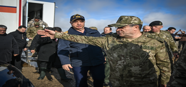 TSK komuta kademesi, Libya askeri heyetini ta��yan u�a��n d��t��� b�lgede incelemede bulundu