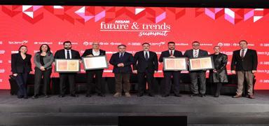 Ak�am Gazetesi Future&Trends dergisi, 21. y�l�n� zirveyle ta�land�rd�
