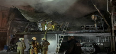 Ba�ak�ehir'de oto sanayi sitesinde yang�n: 1 can kayb�