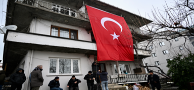 Ak�akoca'ya ate� d��t�: Polis memuru K�l�nk'�n ac� haberi ailesine verildi