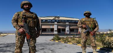 Pakistan'da ter�r operasyonu: 12 militan �ld�r�ld�