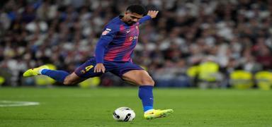 Barcelona'da tart��malar�n oda�� Ronald Araujo