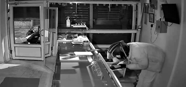 I�d�r'da kuyumcu soygunu... �ald�klar�yla l�ks ara� ald�lar