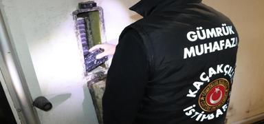 G�mr�kte zehir operasyonu: Kilolarca uyu�turucu yakaland�