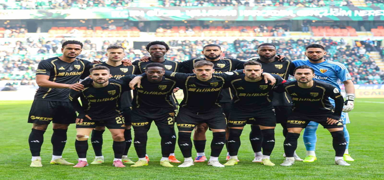Kayserispor'un y�z� 2025'te 11 kez g�ld�