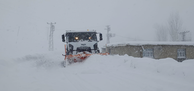 ��rnak'ta e�itime kar engeli: Okullar tatil edildi