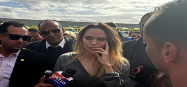 Hollywood'dan Gazze'ye vicdan �a�r�s�: Angelina Jolie Refah S�n�r Kap�s�'nda
