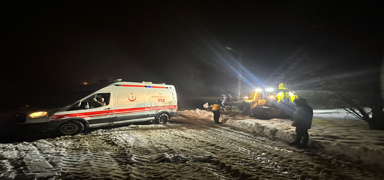 Sa�l�k personelinden alk��lanacak hareket: Hastay� s�rt�nda ta��d�