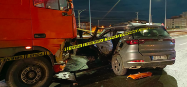 Afyonkarahisar'da can pazar�: T�r ile �arp��t�, �ok say�da yaral� var