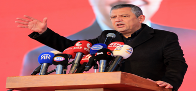 AK Parti: �zg�r �zel'in harc� de�il