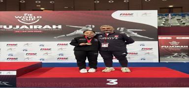 Milli eskrimci Alara Atmaca'dan bronz madalya