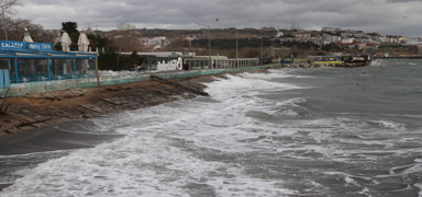 Tekirda�'da lodos deniz ula��m�n� olumsuz etkiliyor