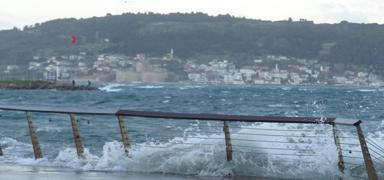 �anakkale Bo�az�'nda �ift tarafl� lodos engeli: 45 saat sonra trafi�e a��ld�