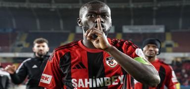 Gaziantep FK'da ayr�l�k: Badou Ndiaye