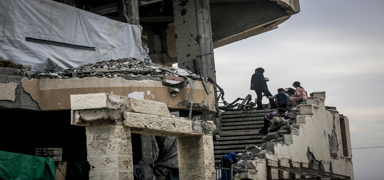 Soyk�r�mc� �srail ordusu ate�kes dinlemiyor: Gazze'de �ehit say�s� 71 bini a�t�