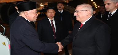 Bakan G�ler, Malezya Ba�bakan� Enver �brahim'i kar��lad�