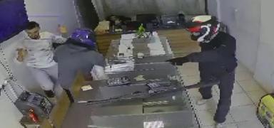 Filmleri aratmayan soygun: 22 milyonluk vurgun 3 dakika s�rd�