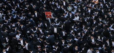 �srail sokaklar� kayn�yor! Binlerce ki�i g�steri d�zenledi