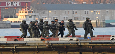 Venezuela'ya askeri m�dahale ABD'yi ikiye b�ld�