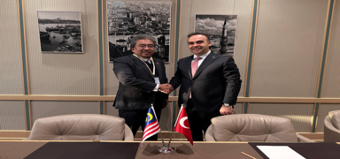 Bakan Kac�r, Malezya Yat�r�m, Ticaret ve Sanayi Bakan� Johari Abdul Ghani ile g�r��t�