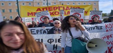 Yunanistan'da grev dalgas� yay�l�yor: Pazar esnaflar� da kat�ld�