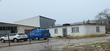 Bursa'da i� kazas�: Elektrik ak�m�na kap�lan i��i 2 metre y�kseklikten d��t�