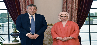 Emine Erdo�an, UNRWA Genel Komiseri Lazzarini ile g�r��t�