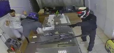 Hatay'da film gibi soygun! Alt�nlar 4 farkl� noktada topra�a g�m�lm��