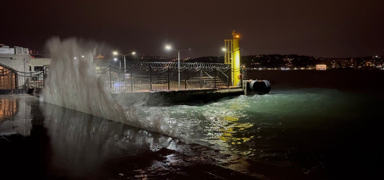 �stanbul'da kuvvetli r�zgar