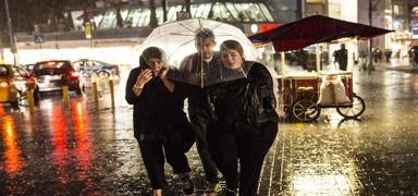 Ev ve i� yerlerini su bast�