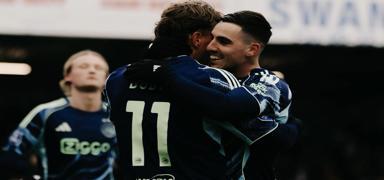 Ajax'tan 5 goll� ma�ta 3 puan