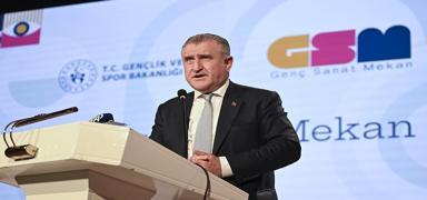 Bakan Bak'tan Fenerbah�e Opet'e tebrik