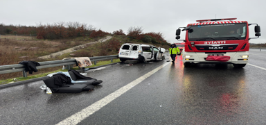 �stanbul-�zmir Otoyolu'nda zincirleme kaza: �ok say�da ekip sevk edildi