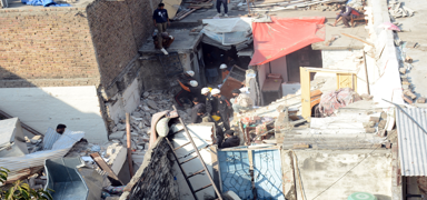 Pakistan'daki d���n evinde t�p facias�! Gelin ve damat ile 6 ki�i �ld�