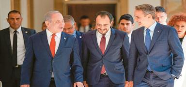 'Rum y�netimi tehlikeli bir oyunda'