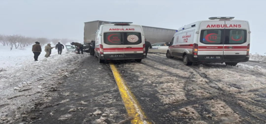 �anl�urfa'da zincirleme trafik kazas�: 4 yaral�