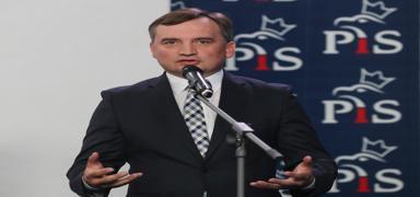 Yetkiyi k�t�ye kullanmakla su�lan�yordu... Macaristan, Polonyal� eski bakana s���nma hakk� tan�d�