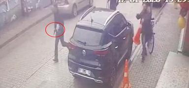 �nce yumruk att� ard�ndan ate� etti