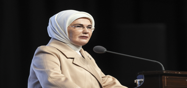 Emine Erdo�an: Hekimlik, hikmet kozas�ndan do�mu� bir bilgelik mesle�idir