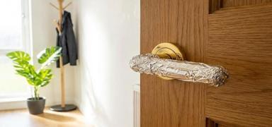 Hollandal�lar neden kap� kollar�na al�minyum folyo sar�yor?