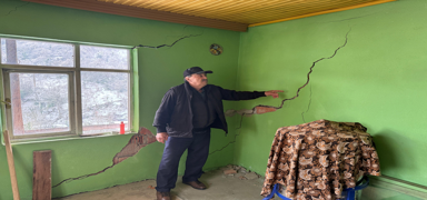 Bart�n'da  15 evde �atlaklar olu�tu: Her ge�en g�n b�y�yen bir kayma var