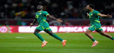 Sadio Mane, Salah'� �zd�! �lkesi Senegal'i finale ta��d�