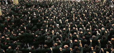 Tel Aviv'den Paris'e bask�: AB'den �ran Devrim Muhaf�zlar� i�in ter�r tan�m� istedi