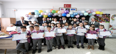 Bakan Tekin A�r�'da karneleri da��tt�: Tatilde dijital ba��ml�l�k uyar�s�