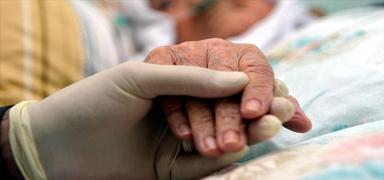 Evde Bak�m Yard�m� Y�netmeli�i'nde de�i�iklik: Resmi Gazete'de yay�mland�