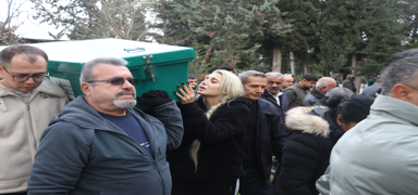 Adana'da aile facias�: �ki karde� topra�a verildi