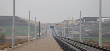 Yeni�ehir Havaliman�'na h�zl� trenle bulu�acak: Karar Resmi Gazete'de