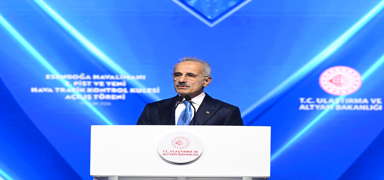 Esenbo�a'ya 3. pist... Bakan Uralo�lu: Yolcu say�m�z her ge�en y�l art�yor