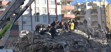 Depremde 4 ki�i can vermi�ti: �ahika Sitesi davas�nda karar ��kt�