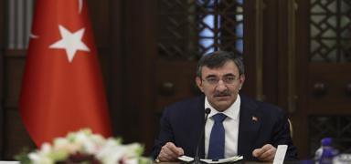 Cevdet Y�lmaz'dan yapay zeka uyar�s�: K�resel istihdam�n y�zde 25'i etkilenecek